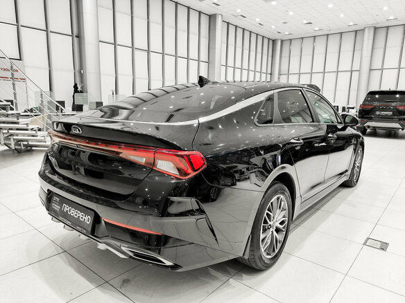 2021 Kia K5 III, чёрный, 2230000 рублей - вид 4