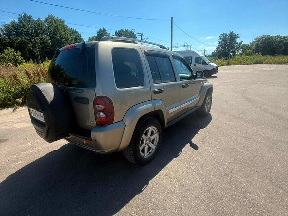 2007 Jeep Cherokee III (KJ) Рестайлинг, золотистый, 790000 рублей - вид 5