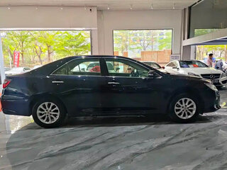 2015 Toyota Camry VII (XV50) Рестайлинг, чёрный, 1483008 рублей, вид 4