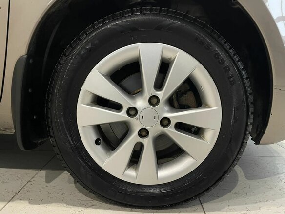 2013 Nissan Note I Рестайлинг, коричневый, 890000 рублей - вид 16