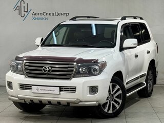 2014 Toyota Land Cruiser 200 Series Рестайлинг 1, белый, 3199800 рублей, вид 1