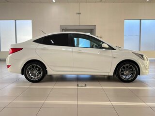 2014 Hyundai Solaris I, белый, 799000 рублей, вид 2