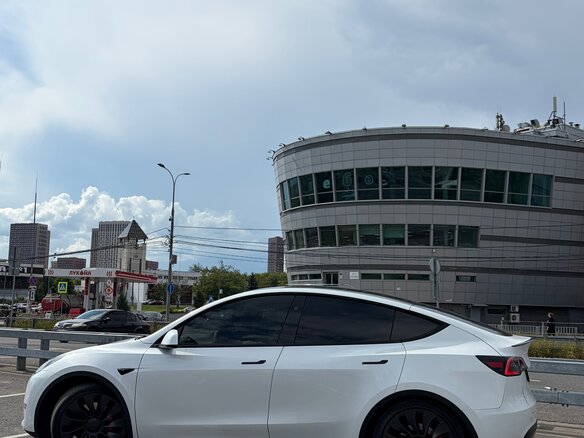 2023 Tesla Model Y Performance I, белый, 5390000 рублей - вид 6