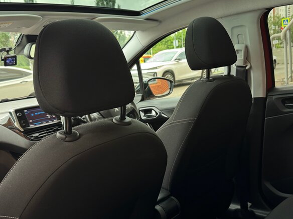 2017 Peugeot 208 I Рестайлинг, оранжевый, 1200000 рублей - вид 17