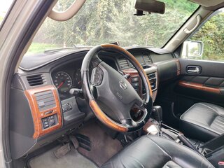 2005 Nissan Patrol V (Y61) Рестайлинг, серебристый, 1300000 рублей, вид 4
