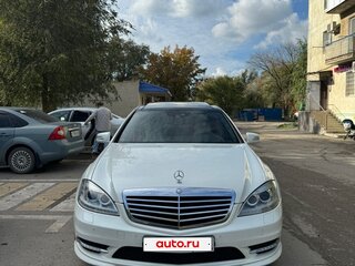 2010 Mercedes-Benz S-Класс 500 Long V (W221) Рестайлинг, белый, 2250000 рублей, вид 3