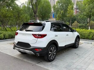 2023 Kia KX1, белый, 1390000 рублей, вид 4
