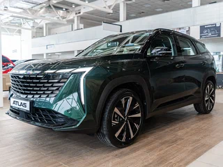 2026 Geely Atlas II, зелёный, 3904990 рублей, вид 1