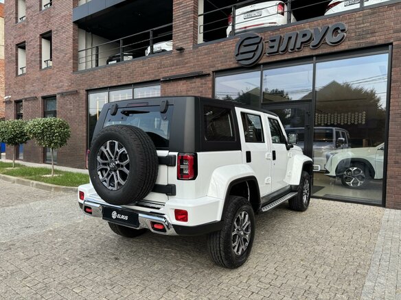 2026 BAIC BJ40 I Рестайлинг, белый - вид 1