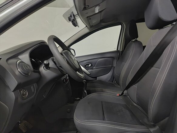 2017 Renault Logan II, белый - вид 15