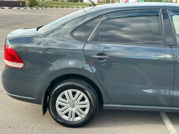 2013 Volkswagen Polo V, серый, 890000 рублей - вид 16
