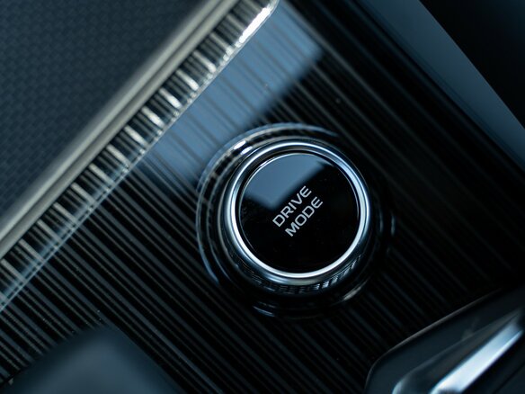 2026 Geely Monjaro I, белый, 4954990 рублей - вид 24