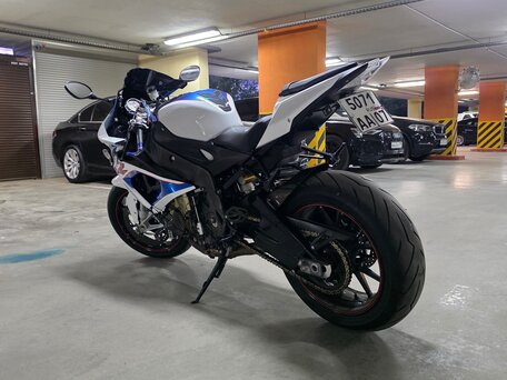 2018 BMW S 1000 RR, белый, 1100000 рублей, вид 3