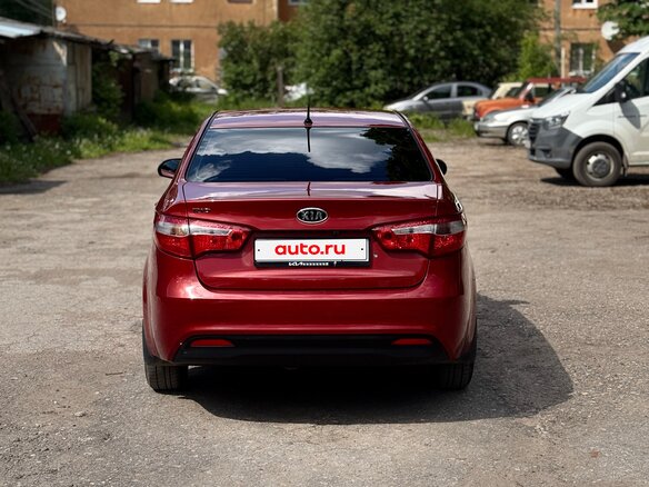 2012 Kia Rio III, красный, 700000 рублей - вид 5