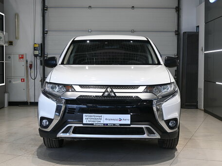 2018 Mitsubishi Outlander III Рестайлинг 3, белый, 1495000 рублей, вид 2