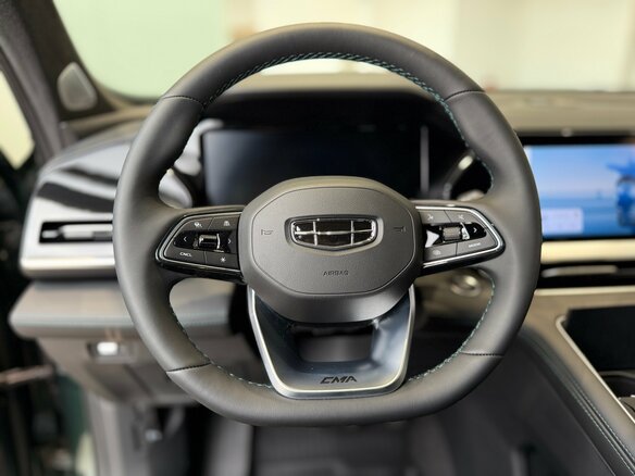 2026 Geely Monjaro I, чёрный - вид 15