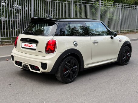2018 Mini Hatch JCW III (F55/F56) Рестайлинг, белый, вид 3