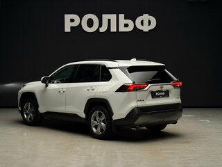 2020 Toyota RAV4 V (XA50), белый, 2690000 рублей, вид 3