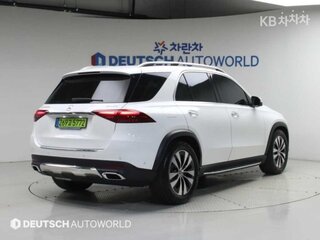 2026 Mercedes-Benz GLE 300 d II (V167) Рестайлинг, белый, 9900000 рублей, вид 3