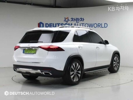 2026 Mercedes-Benz GLE 300 d II (V167) Рестайлинг, белый, 9900000 рублей, вид 3