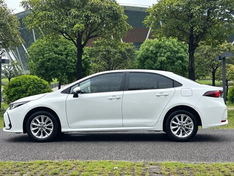 2022 Toyota Corolla XII (E210), белый, 1440000 рублей, вид 5
