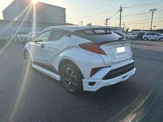 2022 Toyota C-HR I Рестайлинг, белый, 1627000 рублей, вид 5