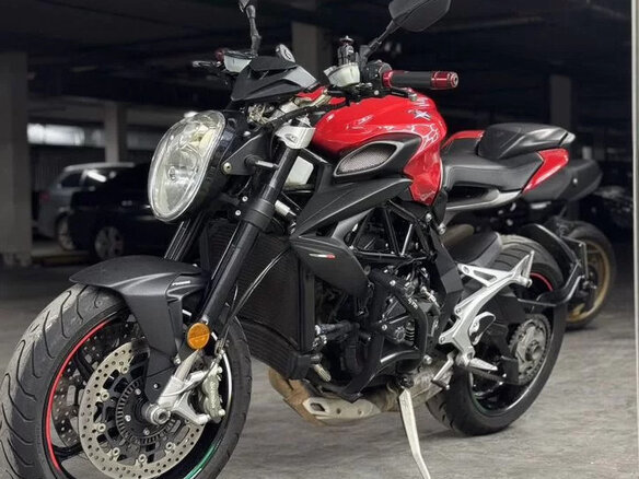 2018 MV Agusta Brutale 800, красный, 640000 рублей - вид 13