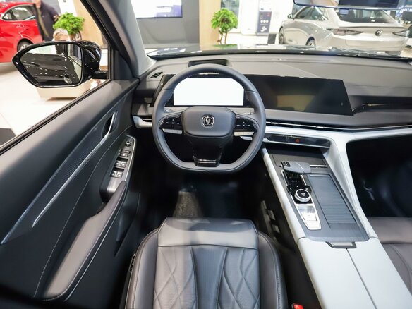 2025 Changan CS75 Plus III, чёрный - вид 17