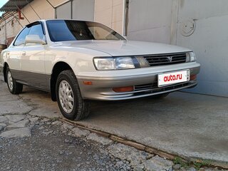 1990 Toyota Vista III (V30), бежевый, 800000 рублей, вид 2