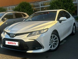 2021 Toyota Camry VIII (XV70) Рестайлинг, белый, 2350000 рублей, вид 1