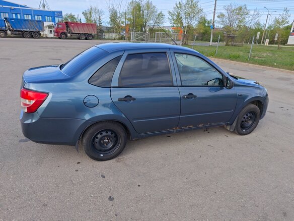 2015 Lada (ВАЗ) Granta I, синий, 300000 рублей - вид 5