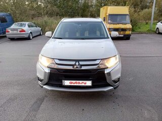 2018 Mitsubishi Outlander III Рестайлинг 2, белый, 1600000 рублей, вид 4