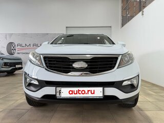 2013 Kia Sportage III, белый, 1450000 рублей, вид 2