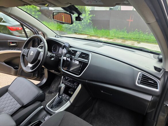 2017 Suzuki SX4 II (S-Cross) Рестайлинг, серый - вид 10