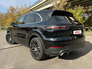 2021 Porsche Cayenne III, чёрный, 6350000 рублей, вид 3