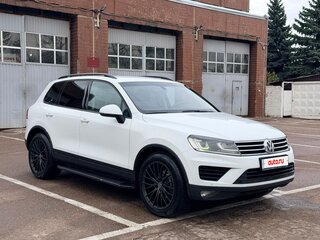 2015 Volkswagen Touareg II Рестайлинг, белый, 2600000 рублей, вид 4