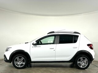 2021 Renault Sandero Stepway II Рестайлинг, белый, 1300000 рублей, вид 2