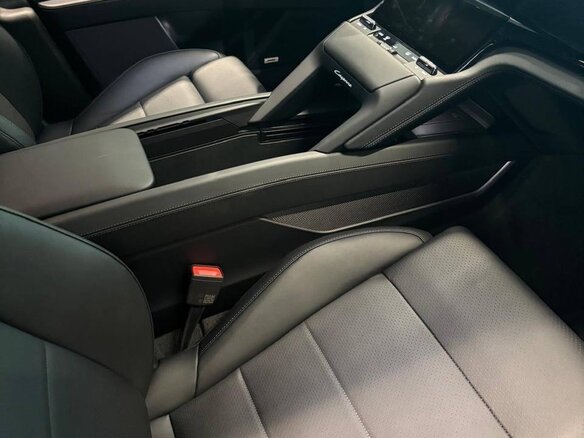 2026 Porsche Cayenne Electric IV, чёрный, 22990000 рублей - вид 3