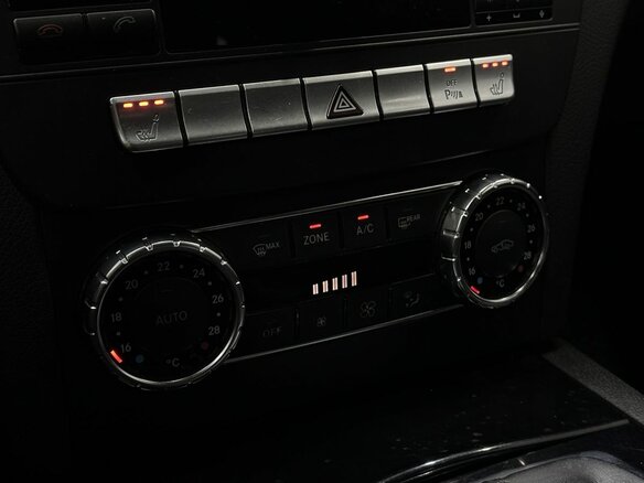 2011 Mercedes-Benz C-Класс 180 BlueEFFICIENCY III (W204) Рестайлинг, белый - вид 15