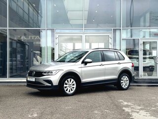 2021 Volkswagen Tiguan II Рестайлинг, серебристый, 3100000 рублей, вид 3