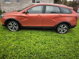 2019 Lada (ВАЗ) Vesta SW Cross I, оранжевый, 1000000 рублей, вид 5