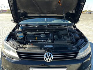 2013 Volkswagen Jetta VI, чёрный, 950000 рублей, вид 3