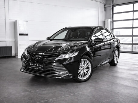 Toyota Camry VIII (XV70)