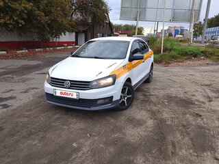 2018 Volkswagen Polo V Рестайлинг, белый, 400000 рублей, вид 1