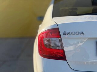 2015 Skoda Rapid I, белый, 899000 рублей, вид 4
