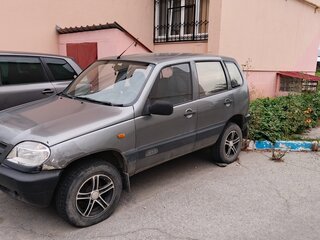2004 Chevrolet Niva I, серый, 275000 рублей, вид 1