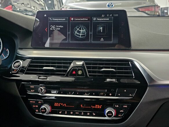 2018 BMW 5 серии 520d xDrive VII (G30/G31/G38), чёрный, 3589000 рублей - вид 18