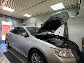 2013 Toyota Camry VII (XV50), серебристый, 1580000 рублей, вид 4
