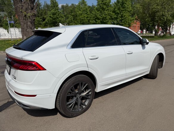 2018 Audi Q8 55 TFSI I (4M), белый, 5200000 рублей - вид 4