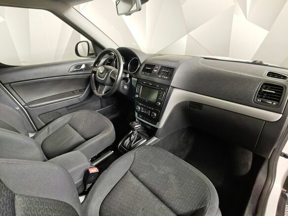 2011 Skoda Yeti I, белый - вид 12